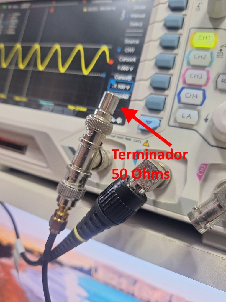 Osciloscópio com Casador de Impedância em 50 Ohms